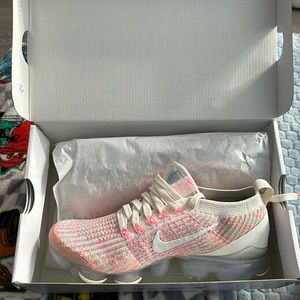 Women’s Nike air vapormax flyknit 3